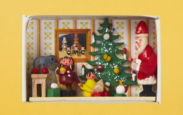 Matchbox Diorama, Children with Santa