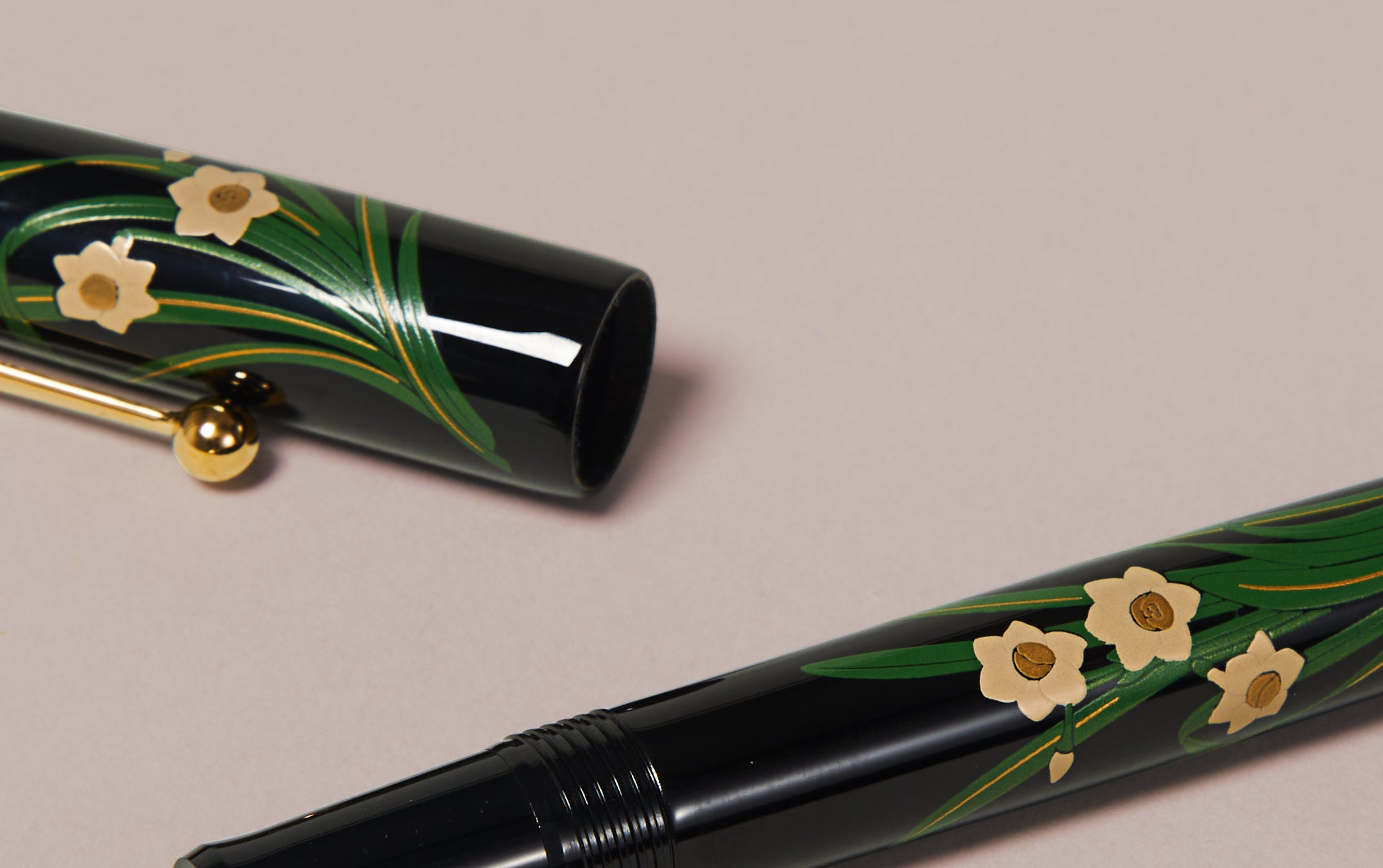 Japanese "Suisen" Daffodil Maki-e Fountain Pen