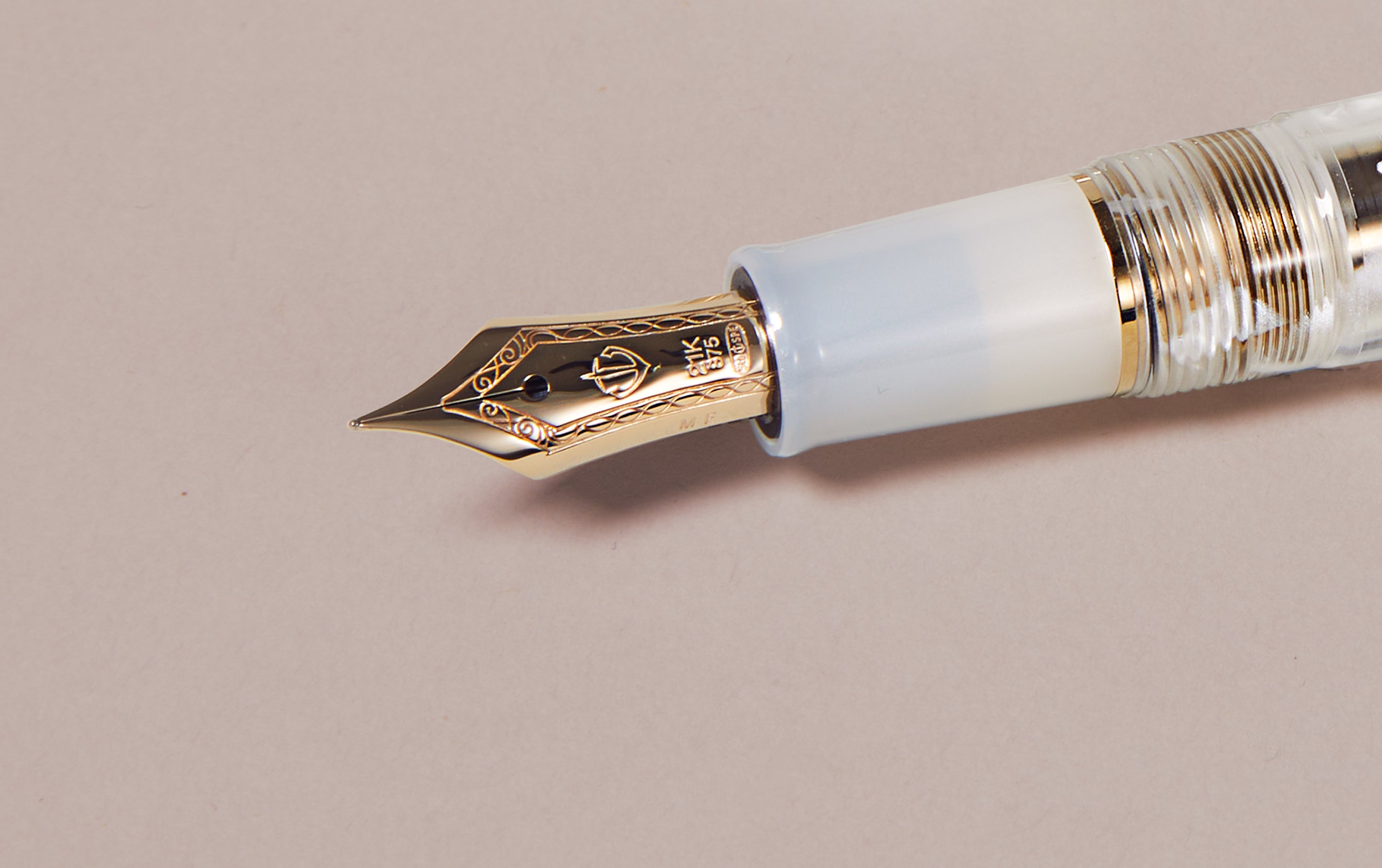 Sailor Marbled Pearl White Fountain Pen