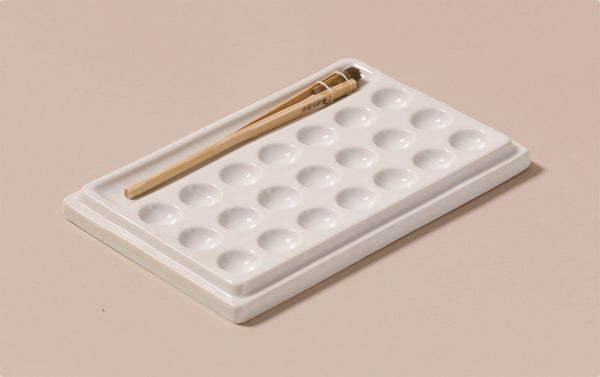 Japanese Bone China Ceramic Palette with 21 holes and paintbrush nook